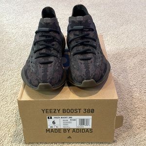 COPY - Yeezy Boost 380